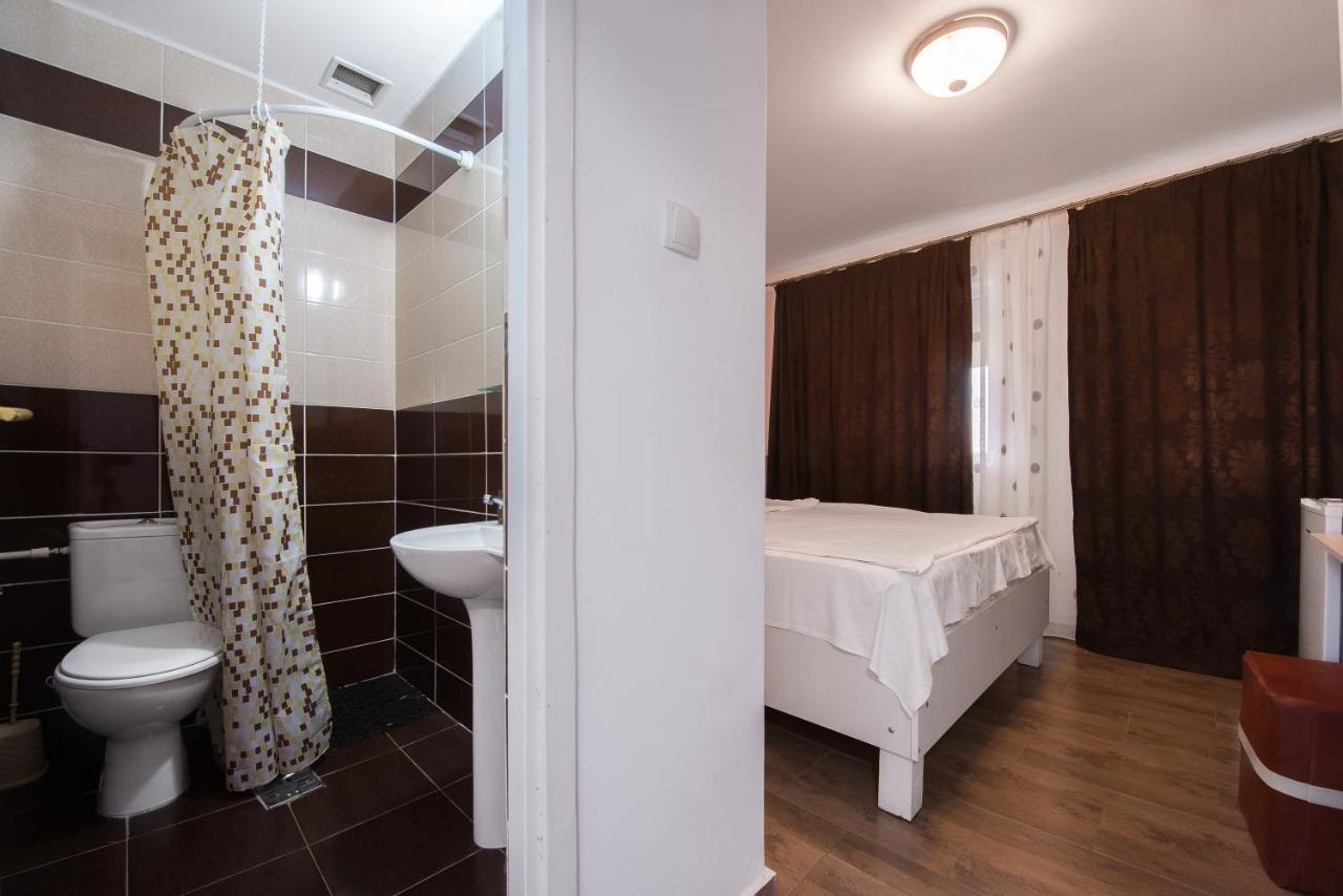 Hotel Casa 4 Odai Douăzeci şi Trei August Exterior foto